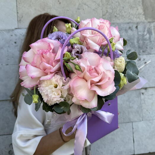 Композиция из французских роз и эустом с ароматным эвкалиптом 🎀🌸