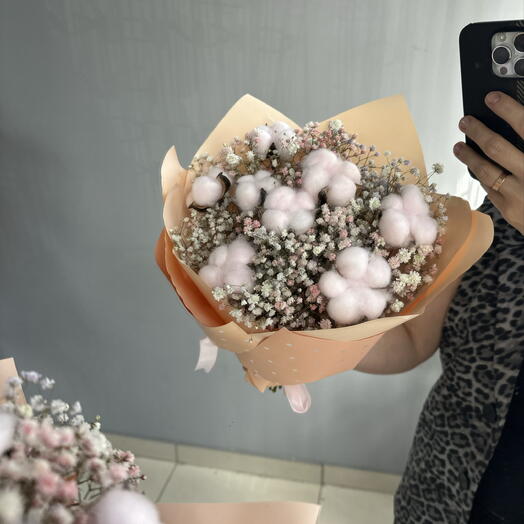 Мини комплимент из гипсофилы и хлопка