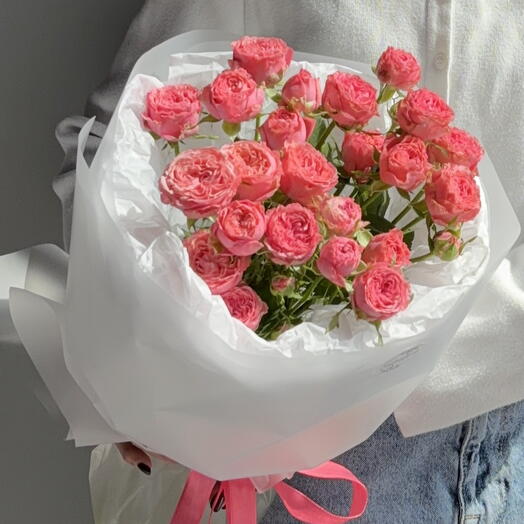 Коралловые кустовые пионовидные розы