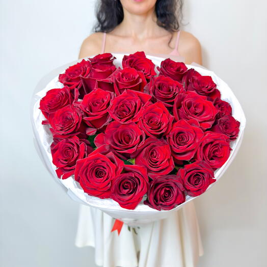 Букет из 25 Красных роз Эквадор + 🎁 лепестки