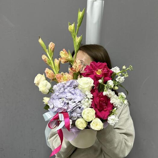 Сборная композиция в шляпной коробке 🌸