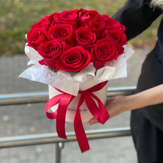 Коробка цветов с 15 розами
