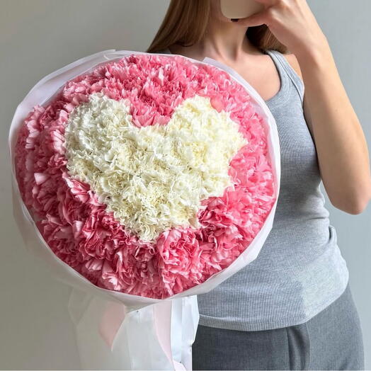 Розовый букет сердечко из диантуса