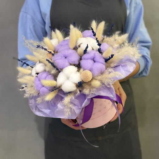 Композиция из хлопка, лагуруса, лаванды и ковыля