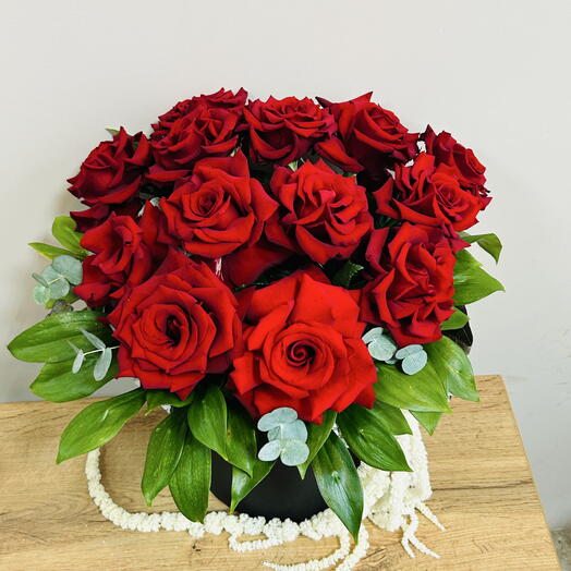 Компазиция из красной розы