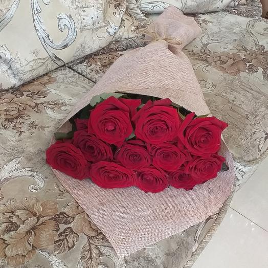 11 red roses