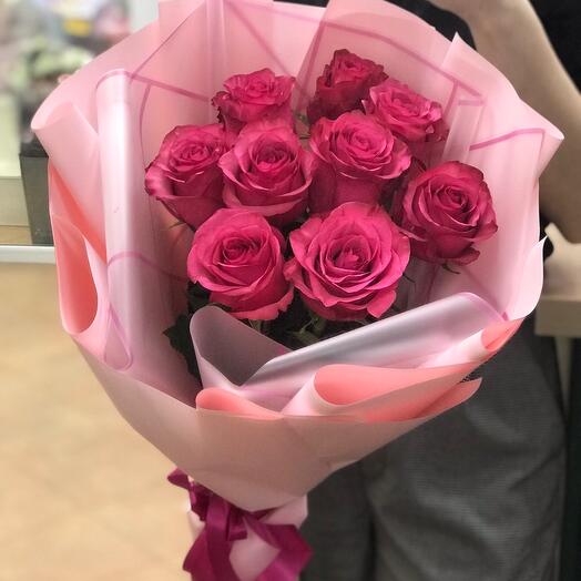 Bouquet of pink roses