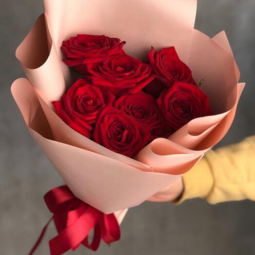 Bouquet of red roses