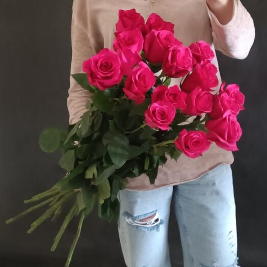 17 pink roses Ecuador