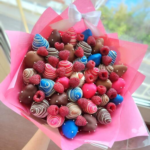 Ramo de fresas cubiertas de chocolate