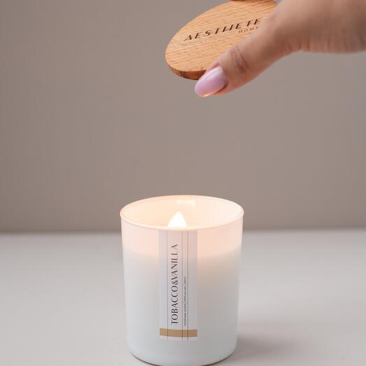 Aromatic interior candle with a wooden wick made of soy wax with the aroma of "Tobacco and Vanilla" Tobacco Vanilla 250 ml