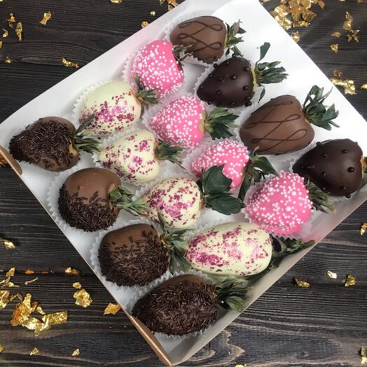 Set of Chocolate-covered strawberries "Valencia"