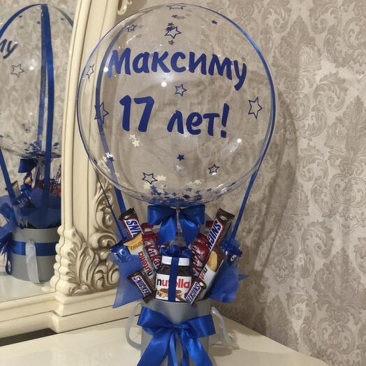 Мужской букет из сладостей на день рождения с шаром Баблс