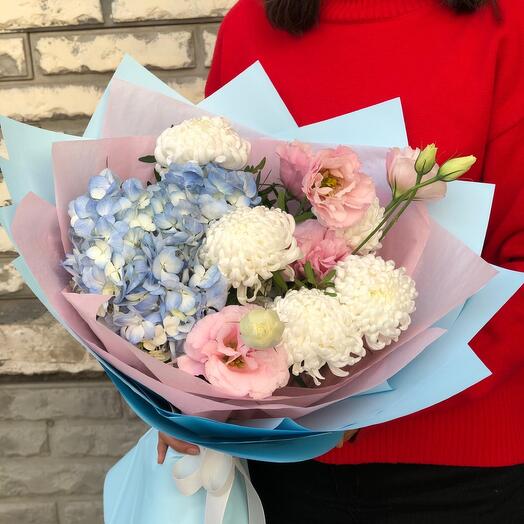 Букет с гортензией