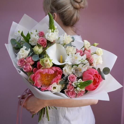 Букет из экзотических цветов «aesthetics» с крупной каллой и пионами 💕