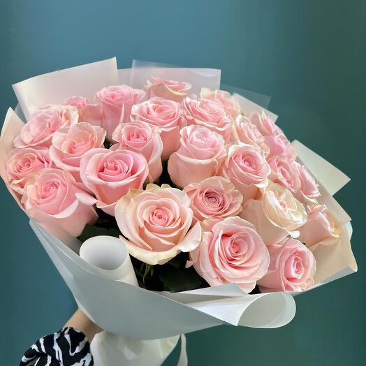 Bouquet of soft pink roses 25pcs
