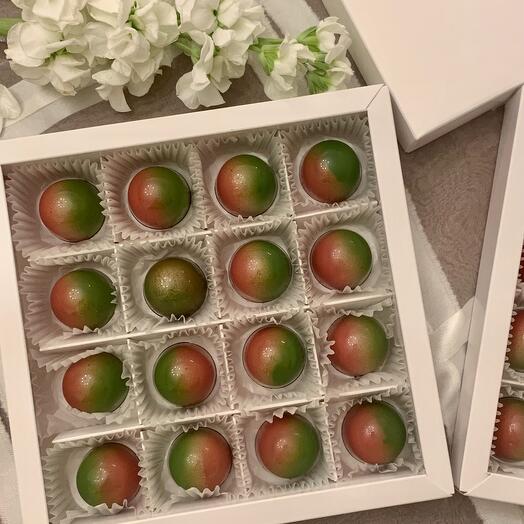 Set of chocolates "Vanilla cream pistachio"