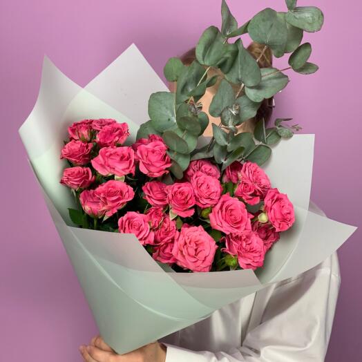 Букет Кустовых Роз с Эвкалиптом