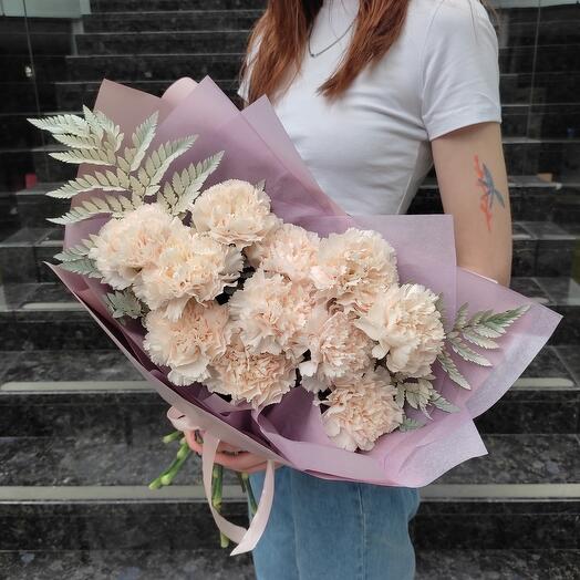 Bouquet of beige carnations