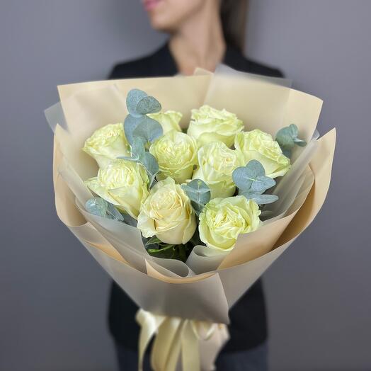 St bouquet 63 из 9 роз сорта mondial с эвкалиптом