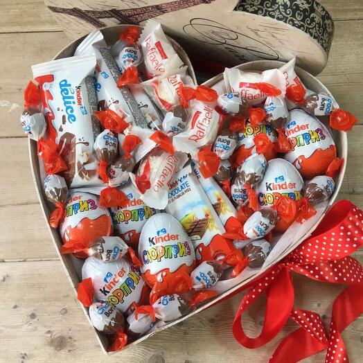 Сердце со сладостями