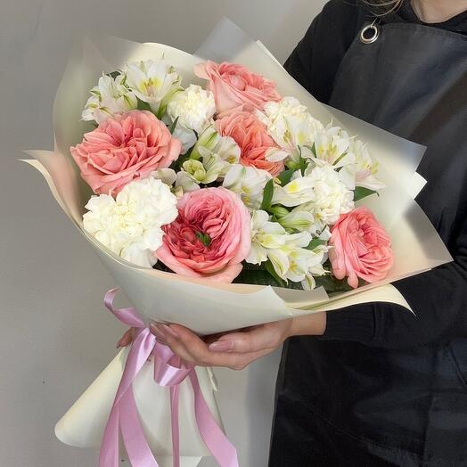 Bouquet of peony-shaped roses, alstroemeria and dianthus