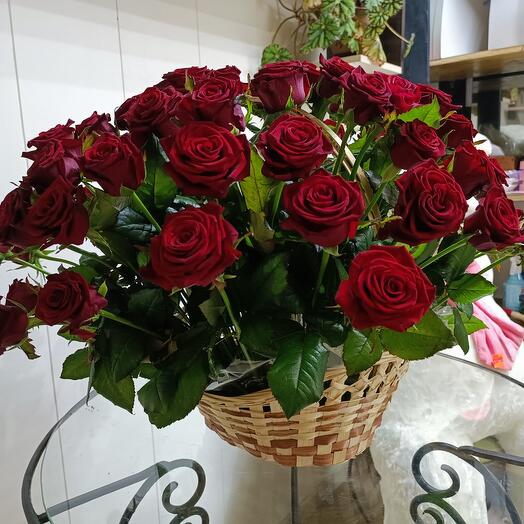 Корзина с розами