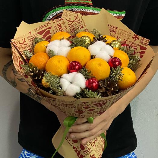 Зимний букет с мандаринами и нобилисом
