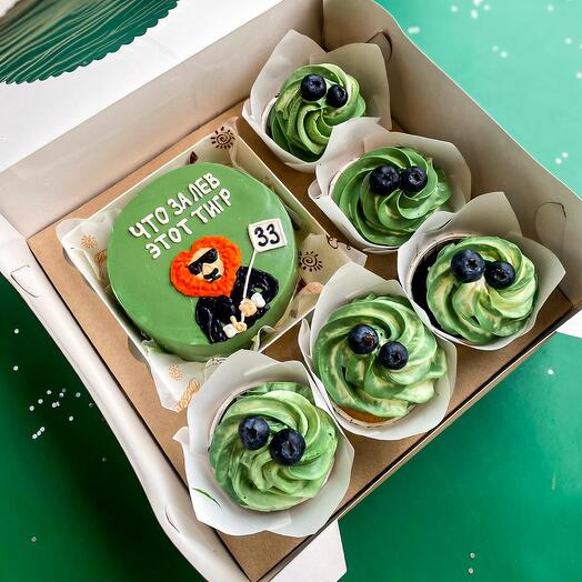 A set of bento cake and 5 cupcakes, for a man, a father, for father's day. What kind of lion is a tiger