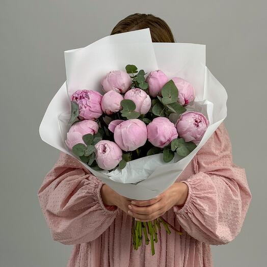 Bouquet of 11 pink peonies by Sarah Bernhardt. ART 132