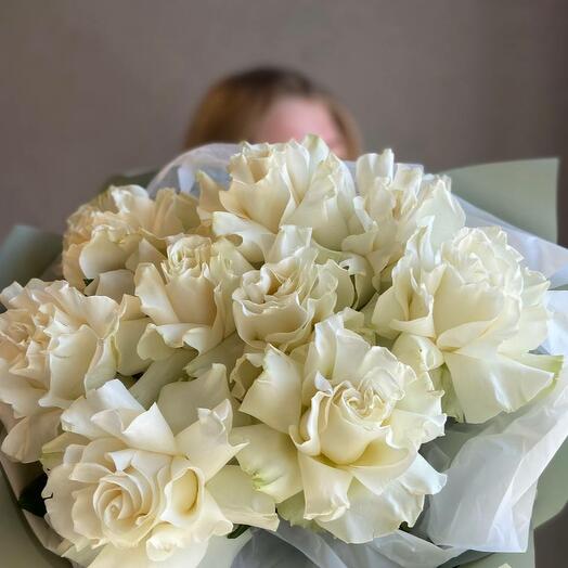 Mono bouquet of 9 French roses