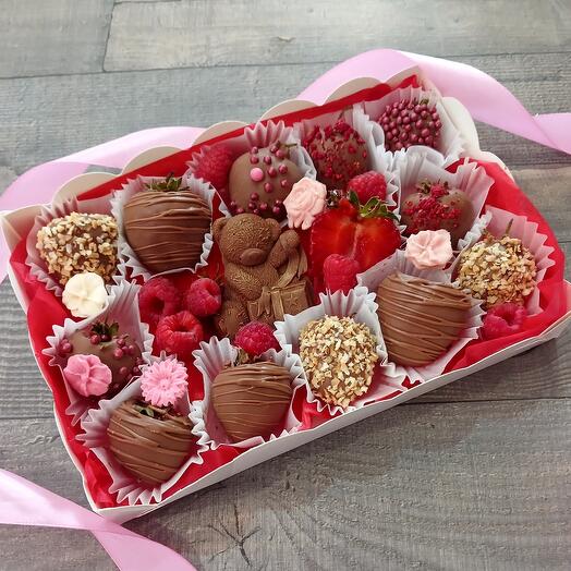 Chocolate Covered Strawberry Set with Teddy Bear