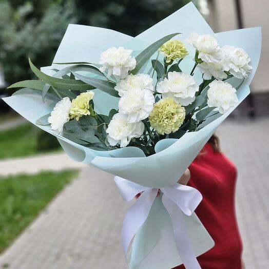 Нежный букет с диантусами