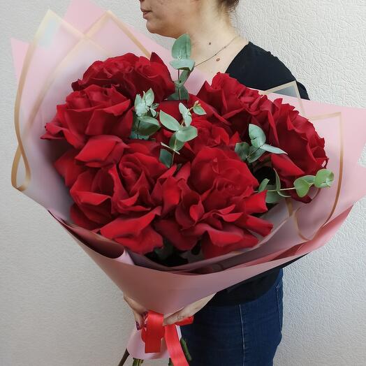 7 французских роз с зеленью