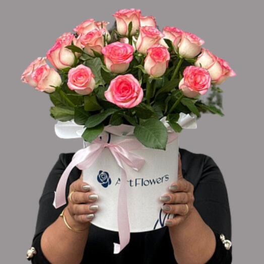 25 роз в коробке