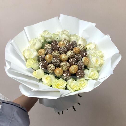 Белая роза и клубника 🍓 в шоколаде