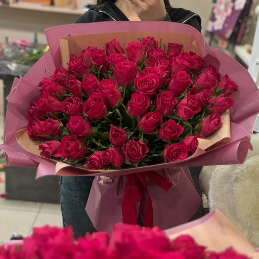 51 rosas en decoración de vino