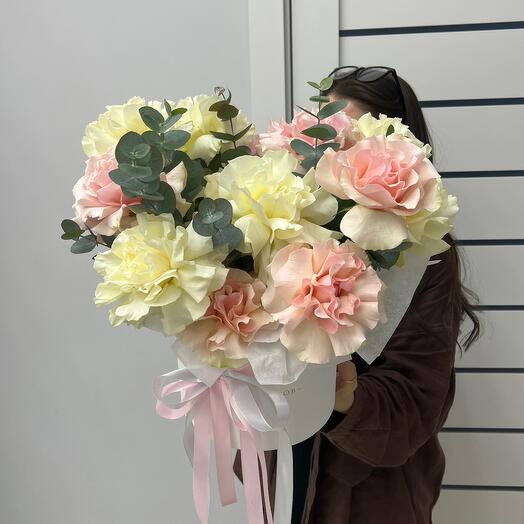 Французские розы в коробке