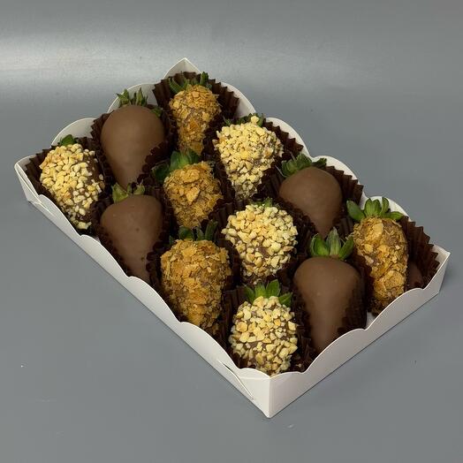 Клубника в шоколаде «BerryWow» (12-15 шт)