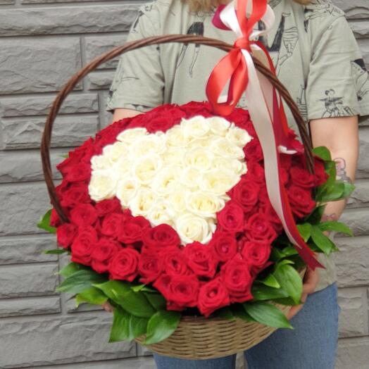 Корзина из 101 розы "Сердце"