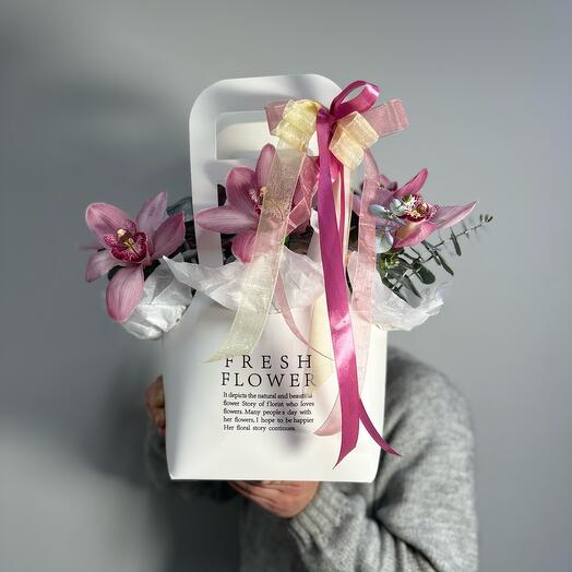 Сумочка с орхидеями и эвкалиптом