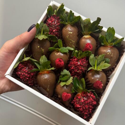 Fresas en chocolate con leche 9-12 piezas