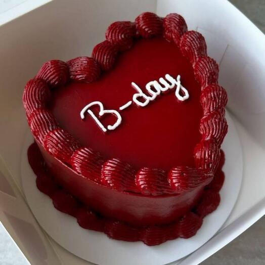 Торт *Сердце* с надписью *B-day*