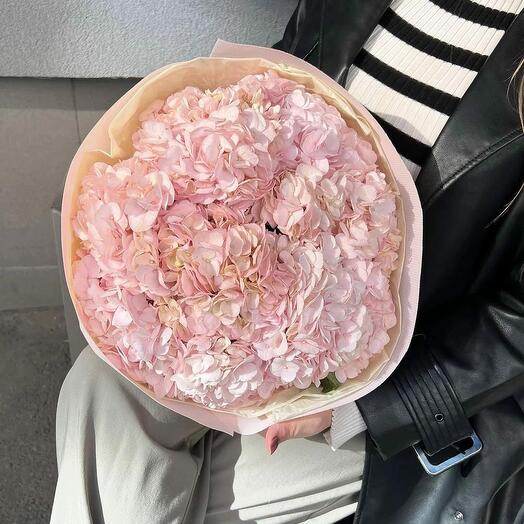 Букет розовых гортензий 7 шт