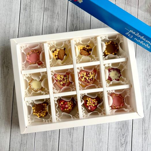 Сладкий подарок из 3 вкусов шоколада