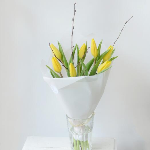 Жёлтые тюльпаны и весенние веточки, XS