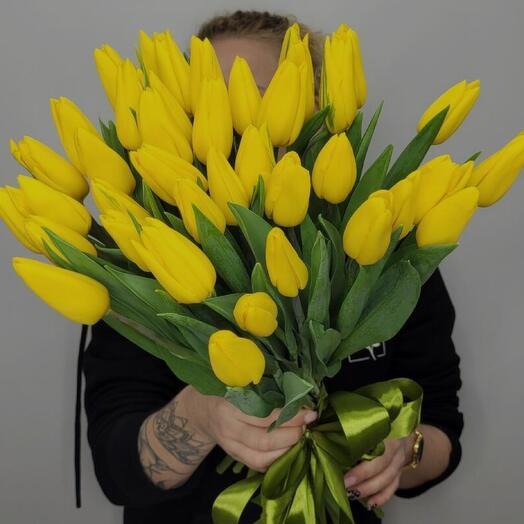 Букет из 39 жёлтых тюльпанов