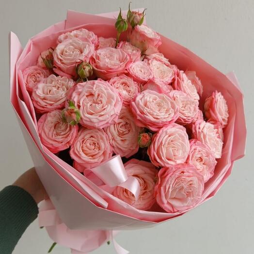 Букет "Летнее наслаждение" с кустовыми пионовидными розами для нее