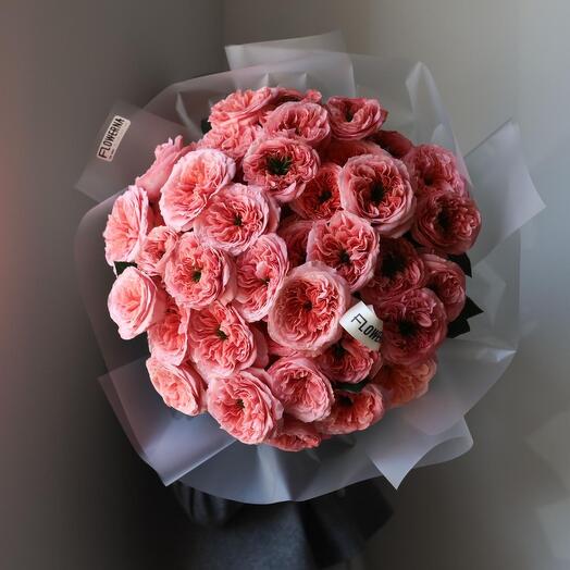 Весенний букет из пионовидных роз Mandarin