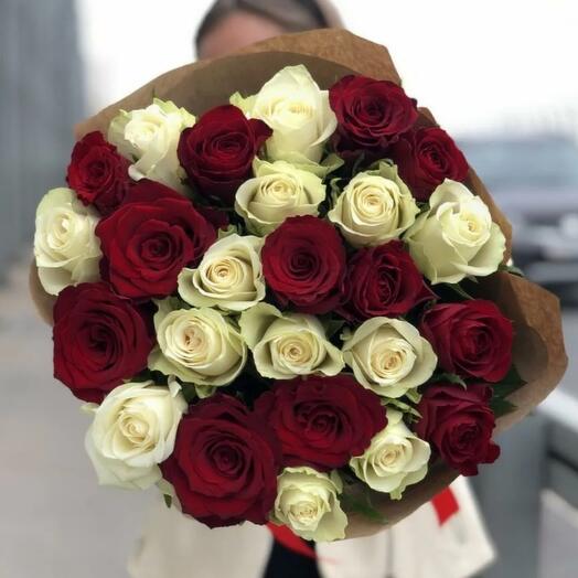 Микс роз в крафте 25